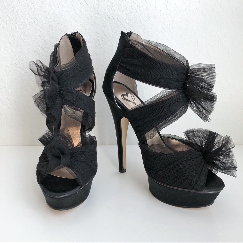 VS | Steven Madden Fifi Black Platform Peep Toe